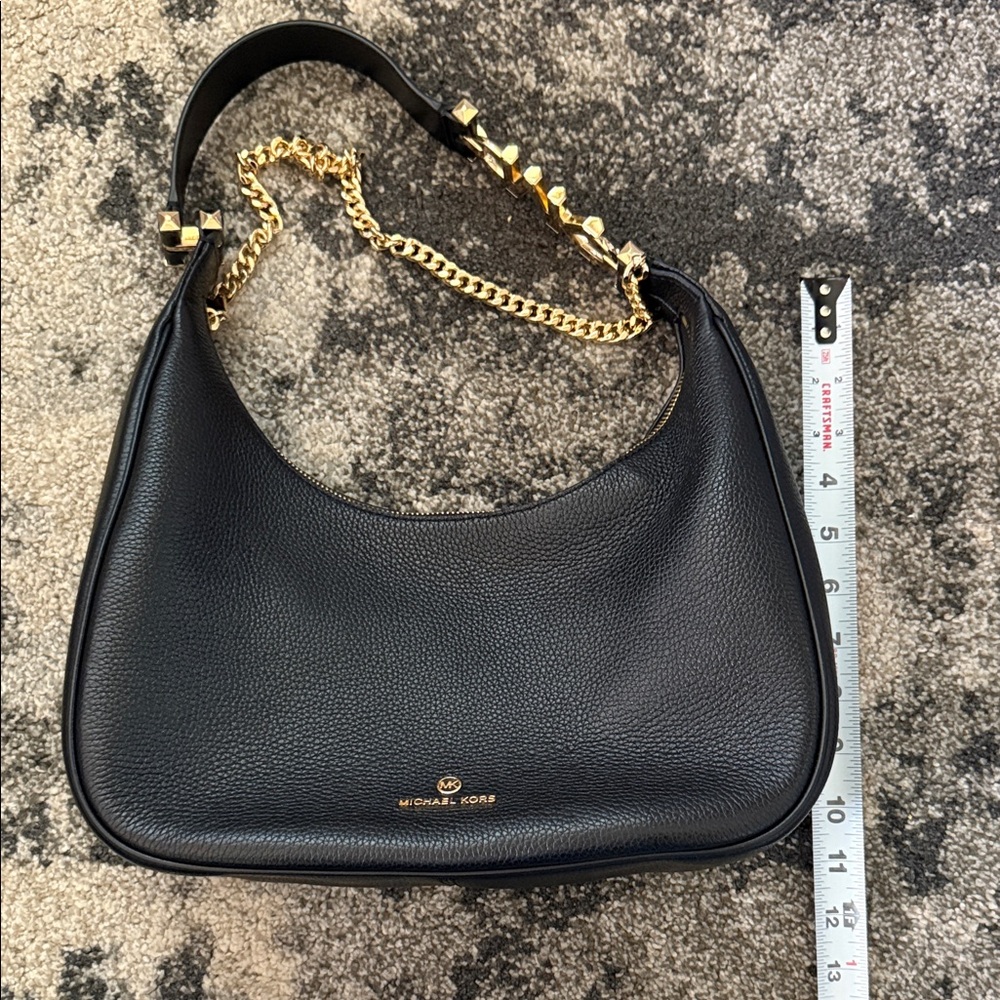 Michael Kors Black Shoulder Bag with Gold Chain - Picture 5 of 7